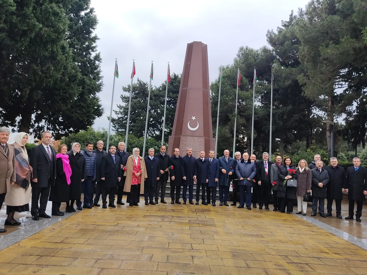 TBMM nümayəndə heyəti Şəhidlər xiyabanını və Türk şəhidliyi”ni ziyarət ediblər