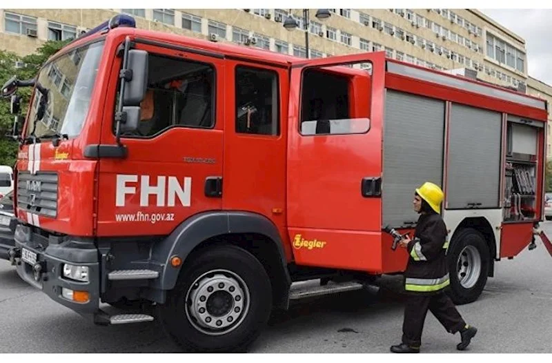 Sumqayıtda beşmərtəbəli yaşayış binasında yanğın olub, beş nəfər təxliyə edilib