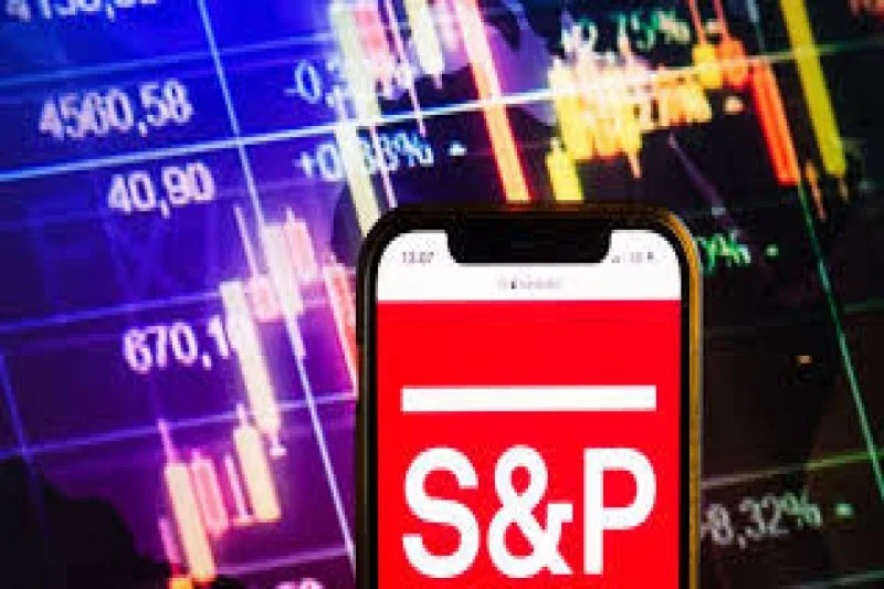 S&P: Azərbaycan manatın məzənnəsini sabit saxlamaqda davam edəcək