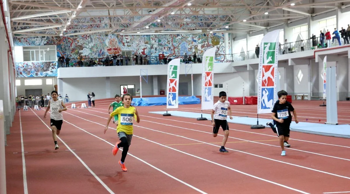 Bakıda atletika üzrə yarış KEÇİRİLDİ FOTO