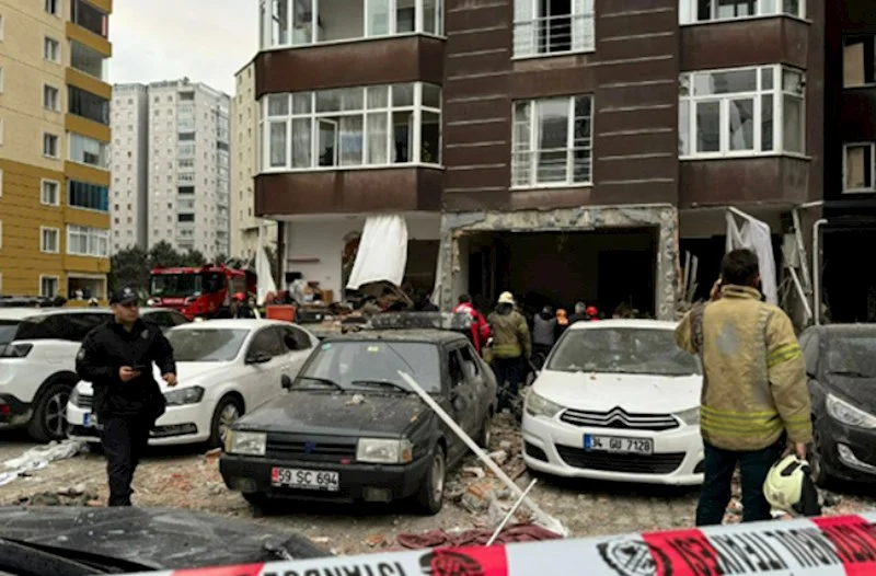 İstanbulda binada partlayış 1 ölü, 3 yaralı (FOTOLAR)