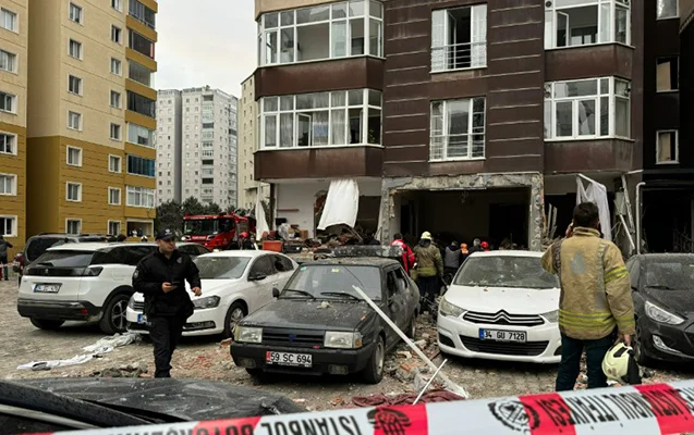 İstanbulda binada partlayış: 1 ölü, 3 yaralı FOTOLAR