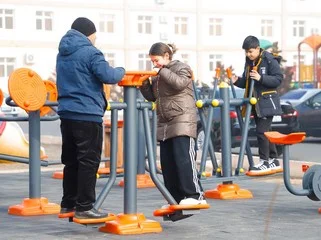 Naxçıvan şəhərinin bir sıra ərazilərində idman qurğuları istifadəyə verilib