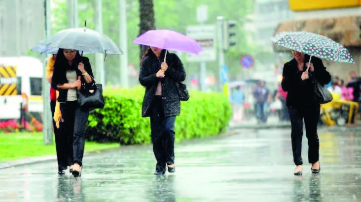 Abşeronda yağış, bölgələrdə yağmursuz və dumanlı