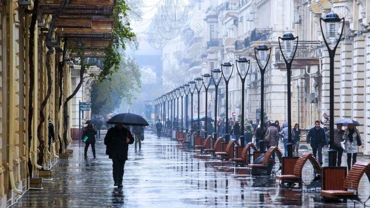 Bakıya yağış yağıb FAKTİKİ HAVA