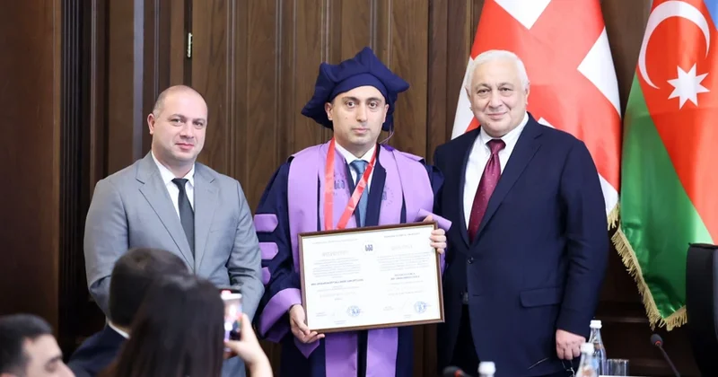 Emin Əmrullayev bu universitetin fəxri doktoru oldu