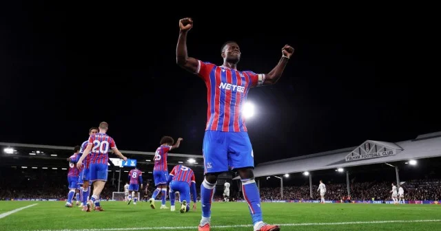 İngiltərə Premyer Liqasında XV turun daha iki oyunu baş tutdu