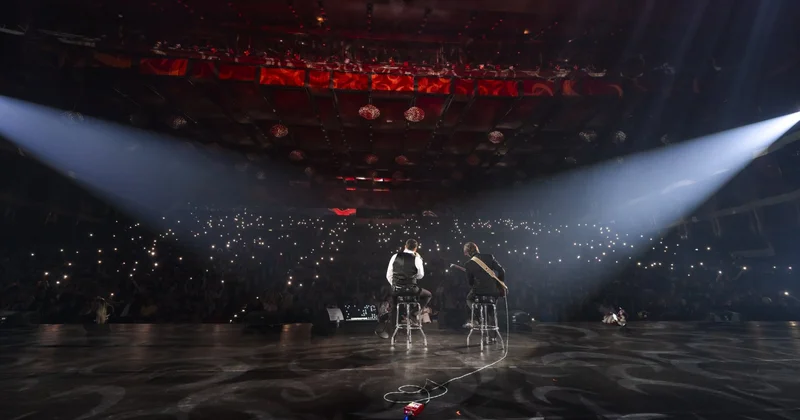 Эмоции, голос и тысячи огней: EMIN подарил Баку тёплый декабрьский вечер (ФОТО)