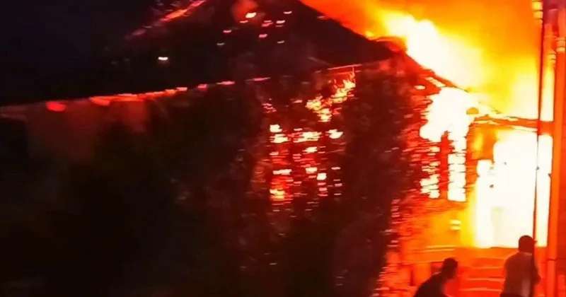 Biləsuvarda 4 otaqlı ev yanaraq KÜLƏ DÖNDÜ