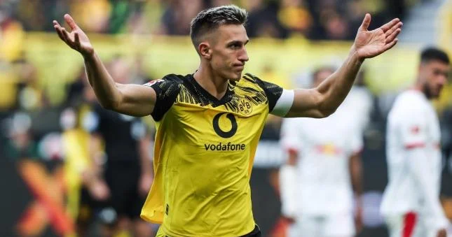 Dortmund “Borussiya”sının müdafiəçisi klubdan ayrılır