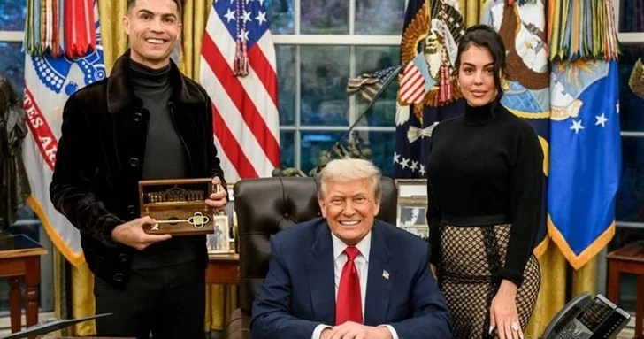 Роналду позвонил Трампу: футболист поблагодарил за приглашение в Белый дом