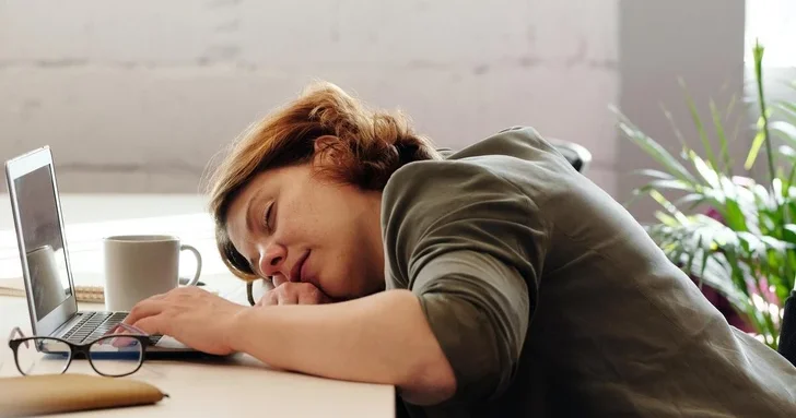 Предупреждение азербайджанского кардиолога: сон менее 6 часов повышает риск тяжёлых заболеваний