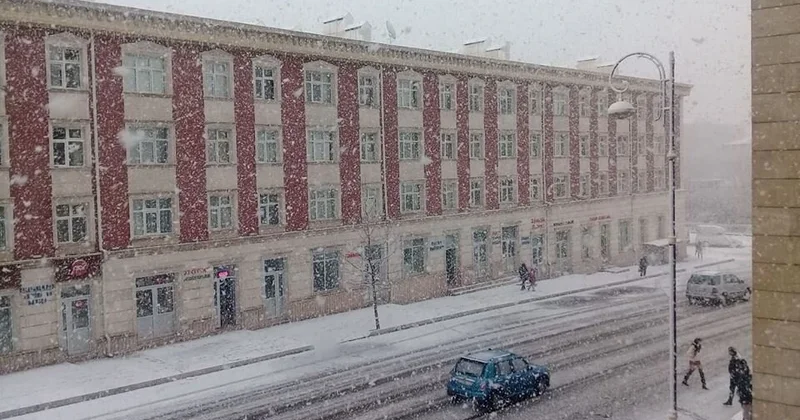 Naxçıvana qar yağdı