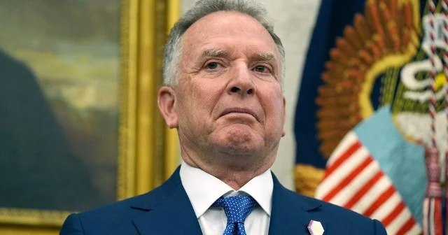 Uitkoff gizli görüş təşkil edir