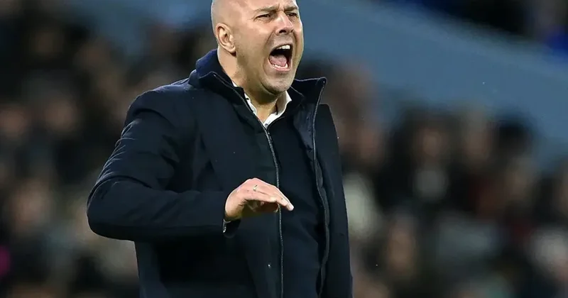 Salah Slot böhranı dərinləşir: azarkeşlər ayağa qalxıblar