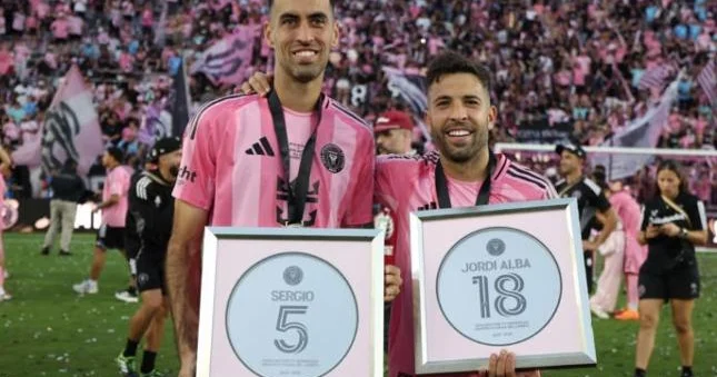 Buskets və Alba son oyununa çıxdı