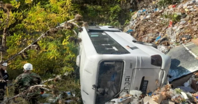Avtobus aşdı Çox sayda ölən və xəsarət alanlar var