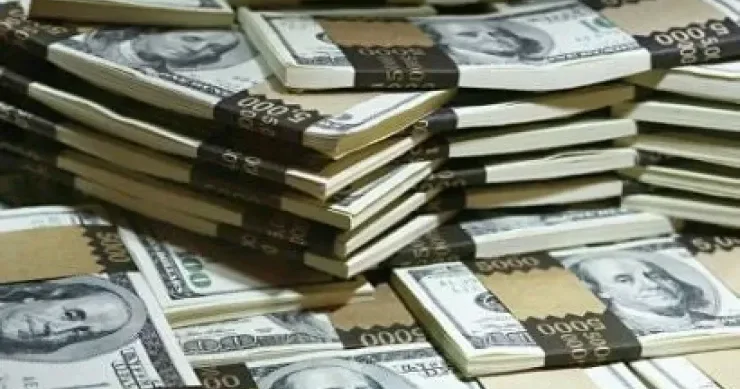 Ad gününə lotereya aldı, 500 min dollar uddu