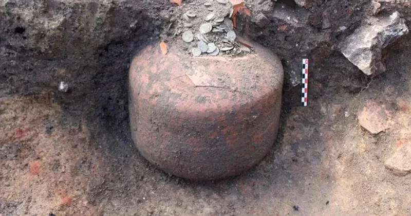 Ev deyil, gizli bank imiş: Arxeoloji qazıntılarda 90 kilo sikkə tapıldı FOTO