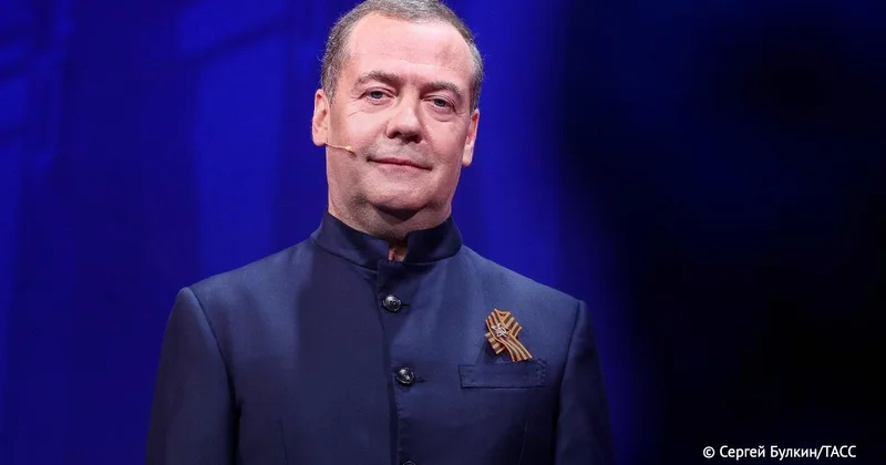 “Amerikalılar dəli Aİ ni tərbiyələndirməyə davam edir” Medvedev