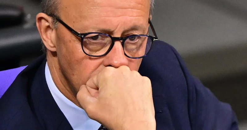 Almaniya kansleri Fridrix Merz ona ünvanlanan təhqirlərə görə yüzlərlə cinayət işi qaldırıb