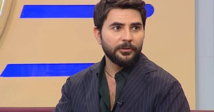 Axşam da gecən xeyrə, yatıram yazıb gedir