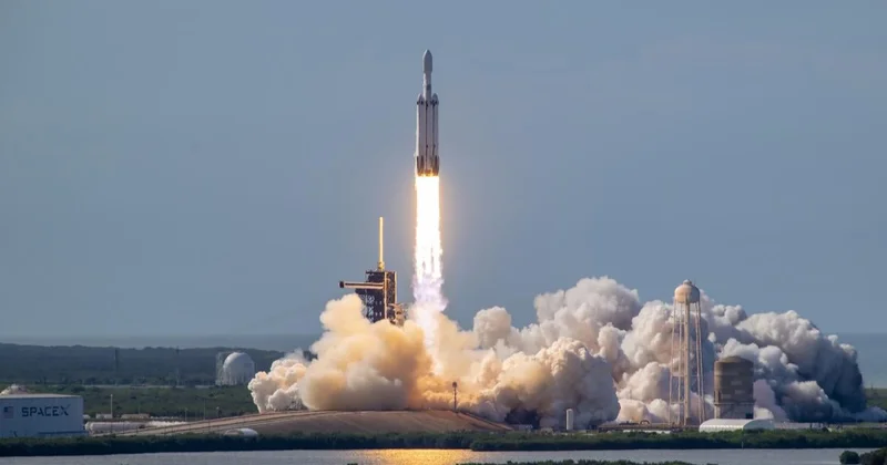 İndiyə qədər istehsal olunmuş ən güclü 10 kosmik raket (SİYAHI)