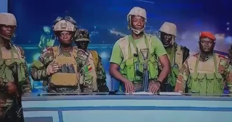 Объявили о свержении президента Талона. Но мятеж подавили объектив