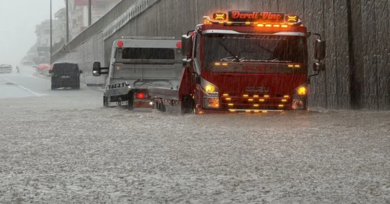 Ливни затопили турецкий курорт фото; видео