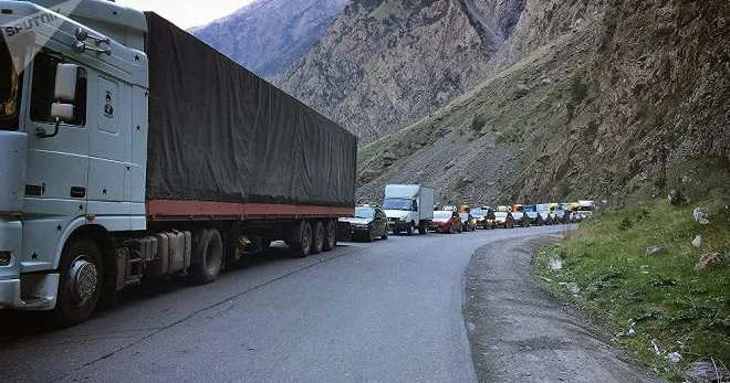 Yuxarı Lars yük maşınları üçün bağlandı