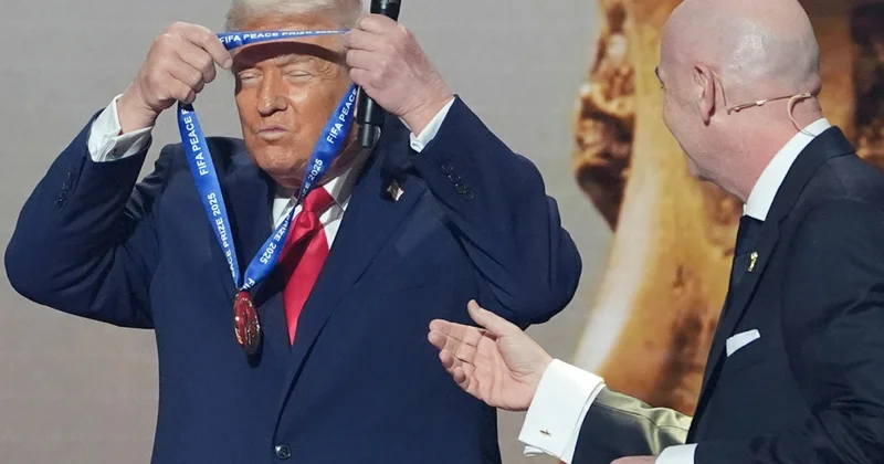 За неимением гербовой, пишут и на простой наша корреспонденция