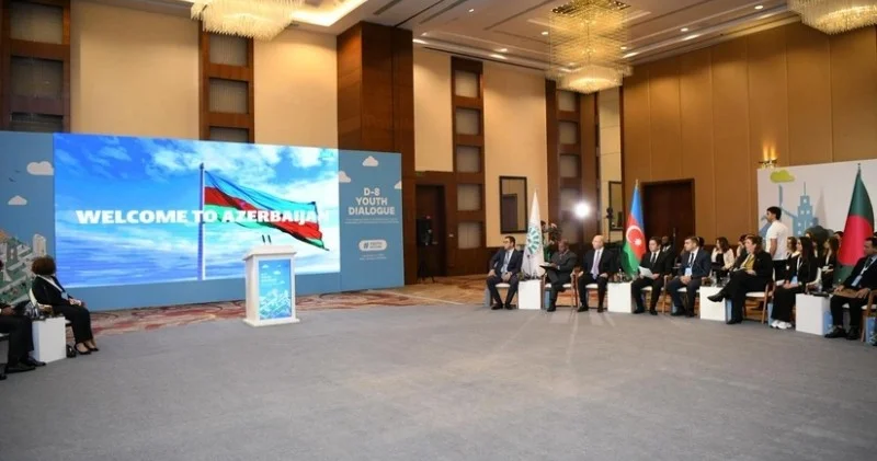 D 8 Bakı Gənclər Bəyanatı qəbul olunub