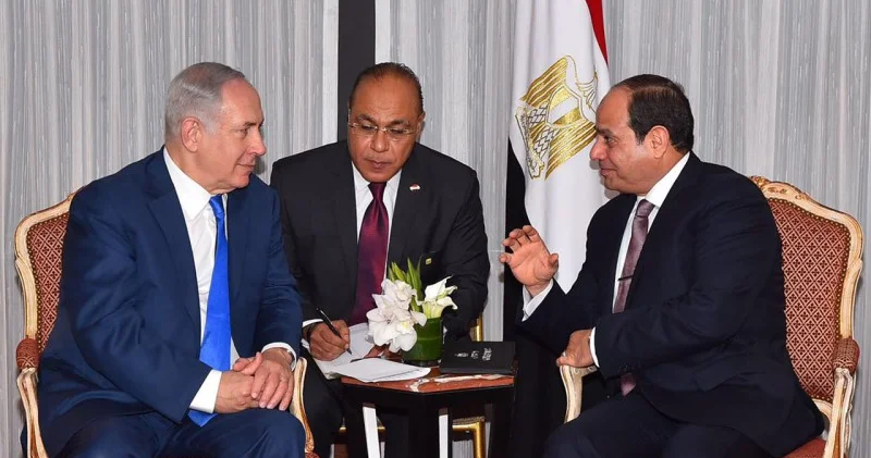 Tramp Misir və İsrail liderlərini barışdırmaq istəyir