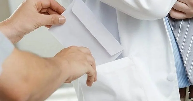 Azərbaycanda rüşvət verib həkim olanların SİYAHISI YAYILDI MƏBLƏĞLƏR AÇIQLANDI