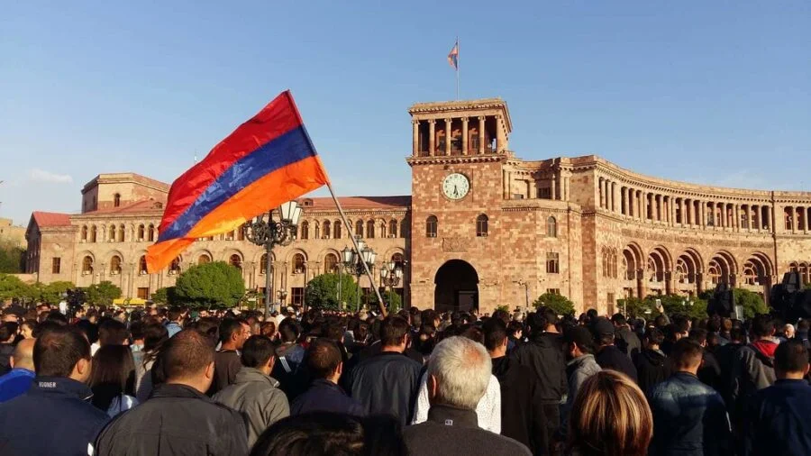 İrəvandan Bakıya yeni il mesajı: İki lider geri çəkildi, ermənilər təşvişə düşdü