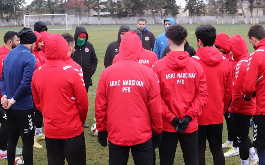 “ArazNaxçıvan”ın futbolçuları məşqə qoşulmadı, rəsmi cavab verildi bir yerli, iki legioner...