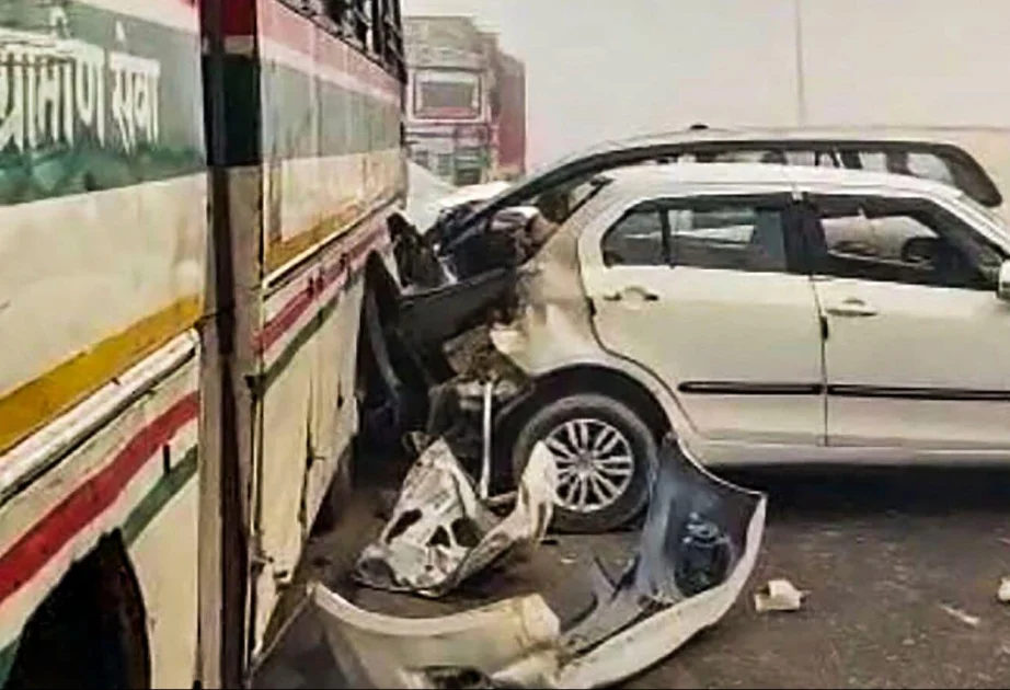 Hindistanda ötən il yol qəzalarında 180 minə yaxın insan həlak olub AZƏRTAC