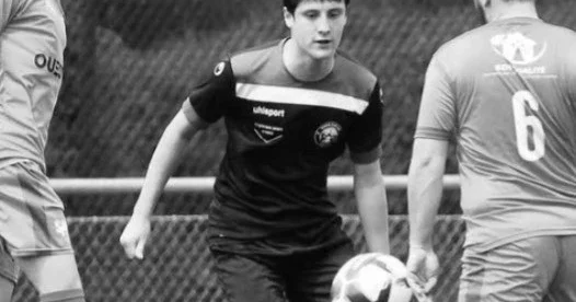 Taylandda faciə: Fransız futbolçu selfi çəkmək istədi, yıxılaraq öldü