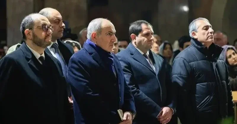 Nikol Paşinyan: Getmək istəməsə, zorla yola salacağıq