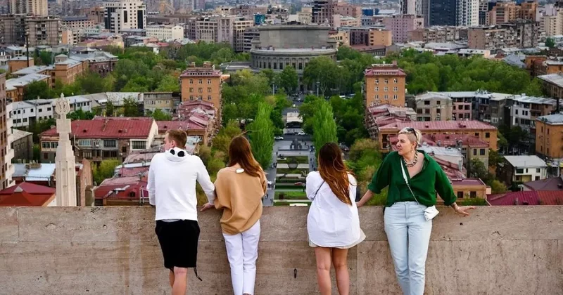 Россияне выбирают Армению