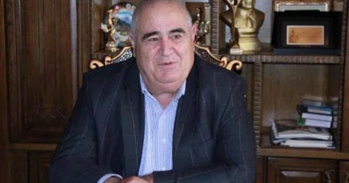 O, 400 mini “Holluvud” restoranım üçün istədi Şərurlu İsfəndiyardan sabiq icra başçısına ağır ittiham