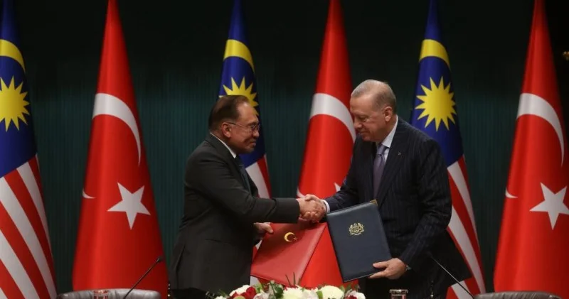 Türkiyə ilə Malayziya müdafiə və ticarət sahələrində əməkdaşlığı dərinləşdirir