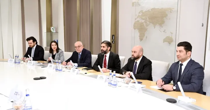 SOCAR ın prezidenti “TotalEnergies” şirkətinin baş vitse prezidenti ilə görüşüb