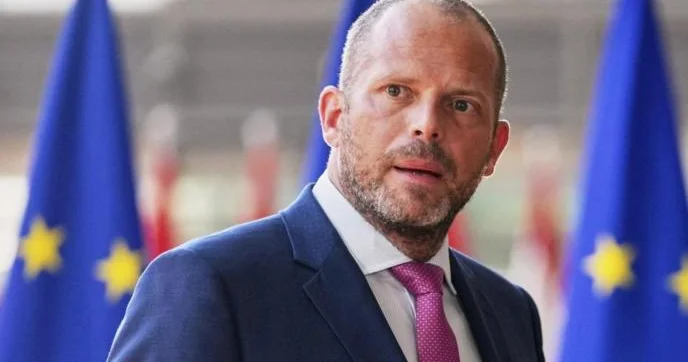 Teo Franken ABŞ ın Venesuelada beynəlxalq hüququ pozduğunu bildirib