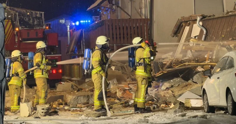 Dəhşətli qəza: Almaniyada bina partlayışdan sonra çöktü