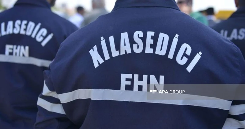 Beyləqanda kanala düşən avtomobildən 2 si azyaşlı olmaqla 4 nəfər xilas edilib VİDEO