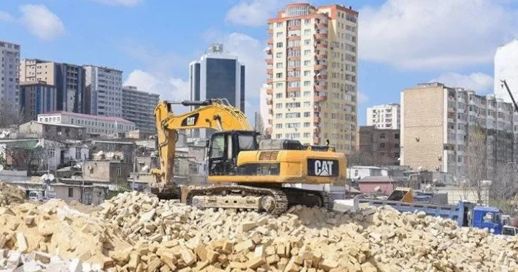 Bakıda daha bir ərazidə yaşayış binası PLANA DÜŞDÜ Sakinlərə kompensasiya veriləcək