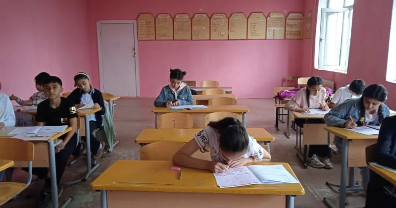 Bu məktəbdə dərslər dayandırıldı Bina qəzalı imiş