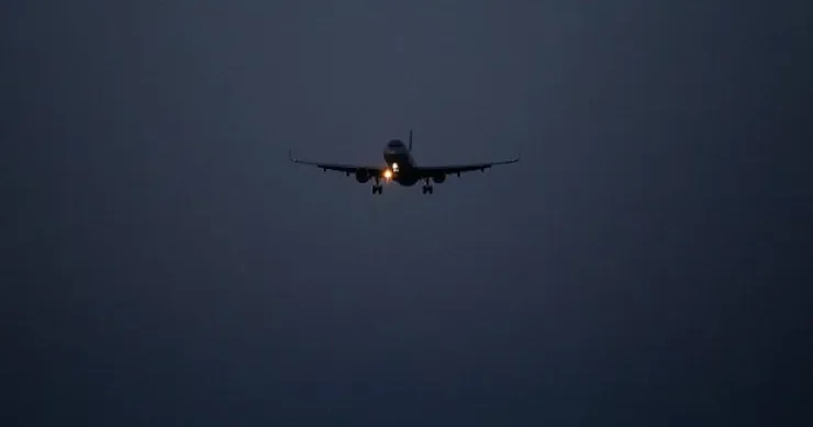 Dubaydan Rusiyaya uçan sərnişin təyyarəsi fəlakət siqnalı verdi