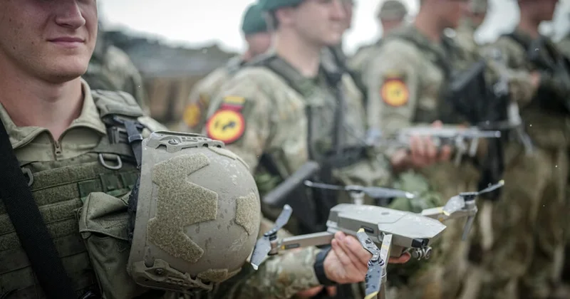 Ukraynaya yüz əsgər göndərə bilərik Litva